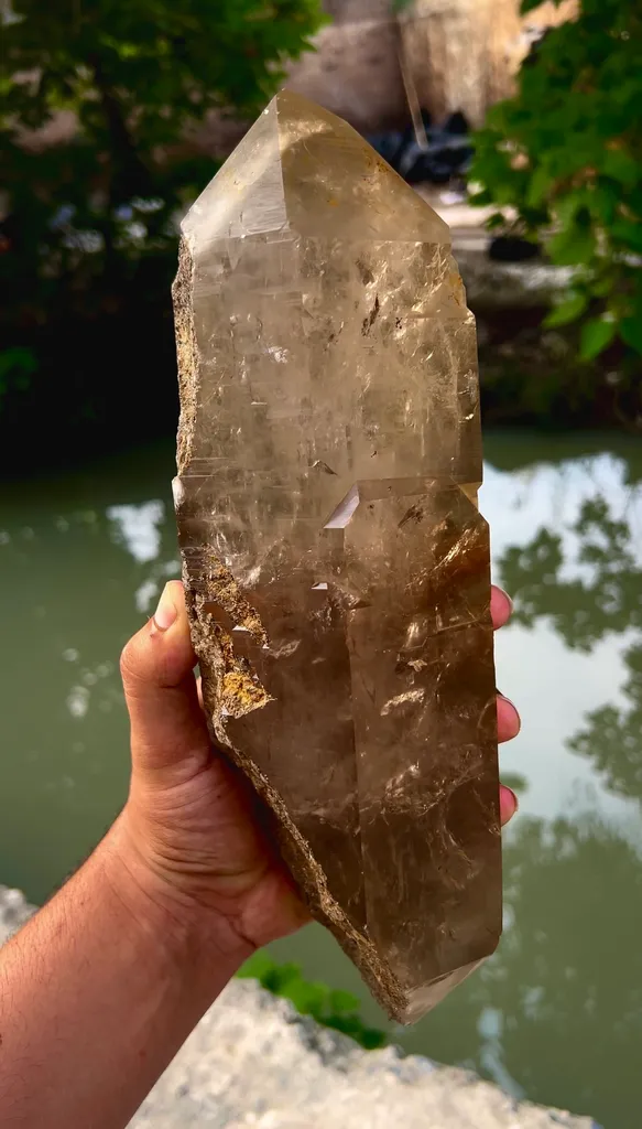 Smoky quartz from Pakistan - image 3