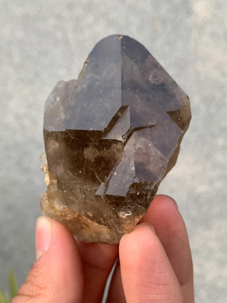Smoky quartz from Pakistan - image 4