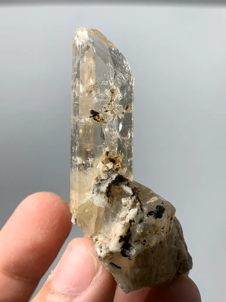 Smoky quartz from Pakistan - image 2