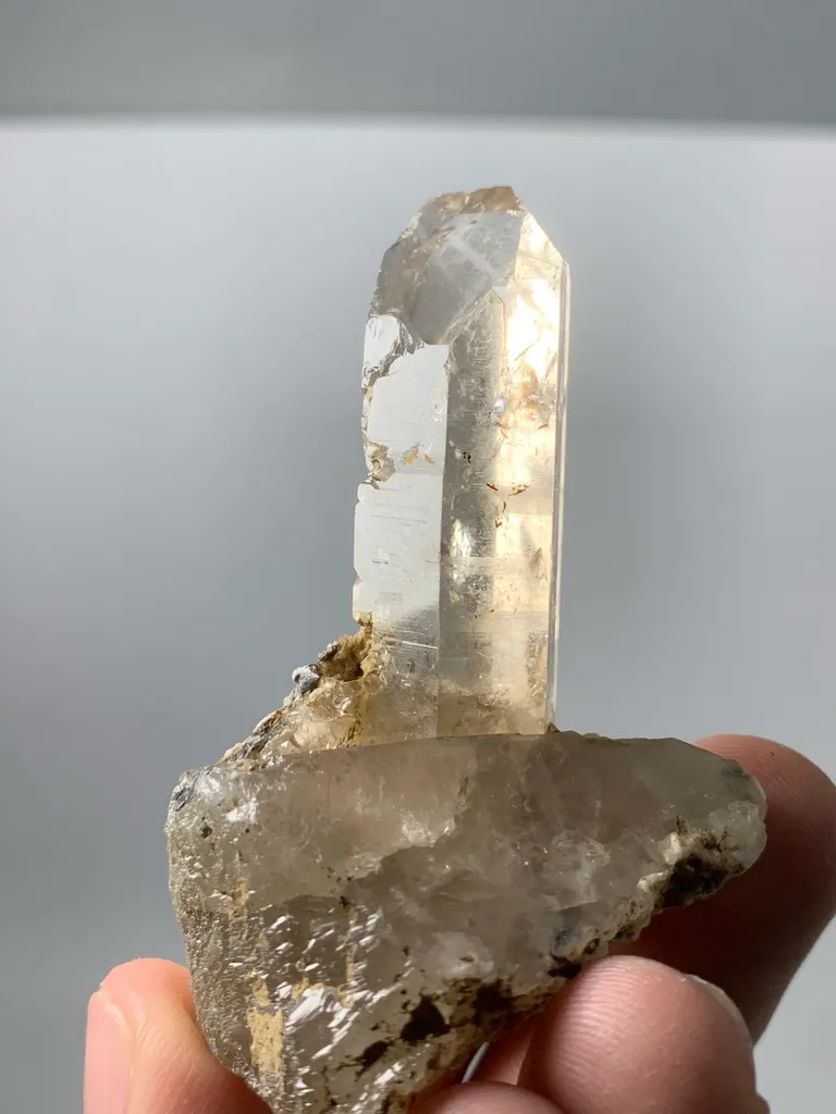 Smoky quartz from Pakistan - image 3