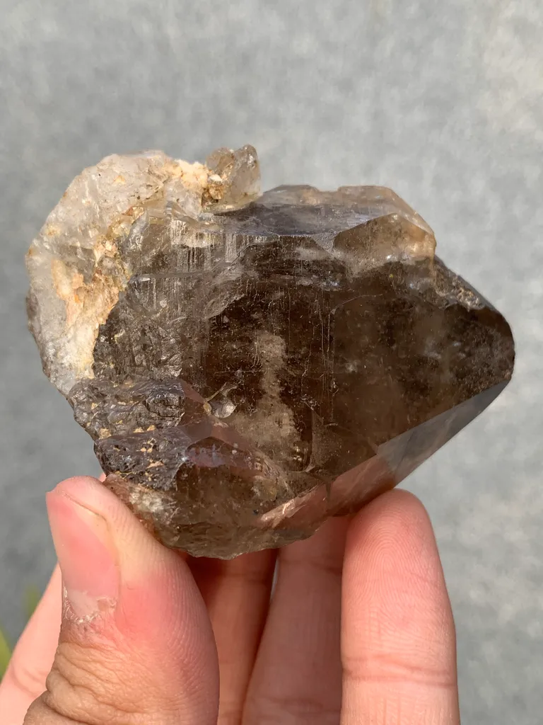Smoky quartz from Pakistan - image 7