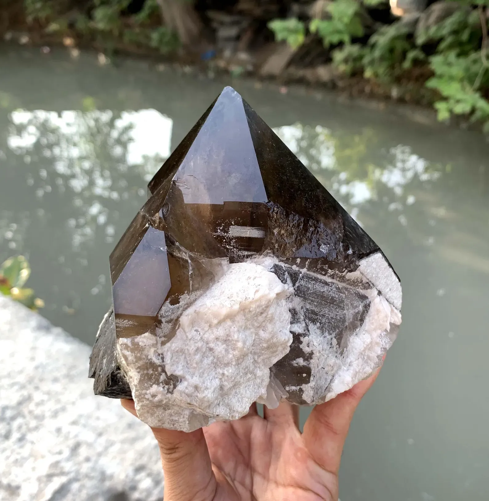 Smoky quartz from Pakistan - image 7