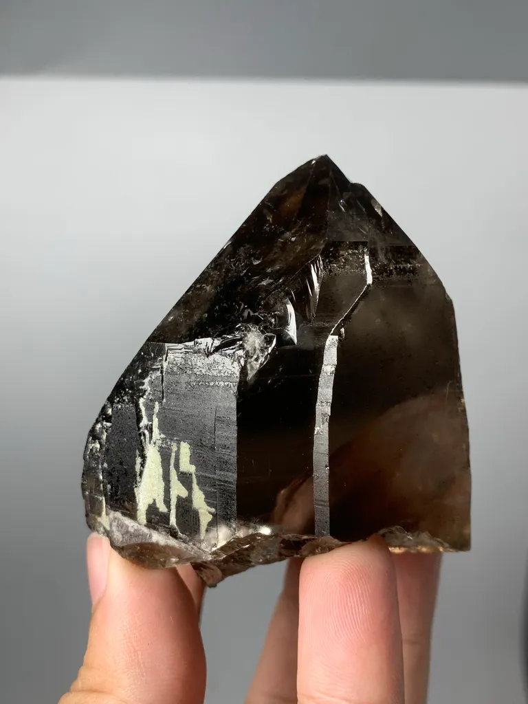 Smoky quartz from Pakistan - image 7