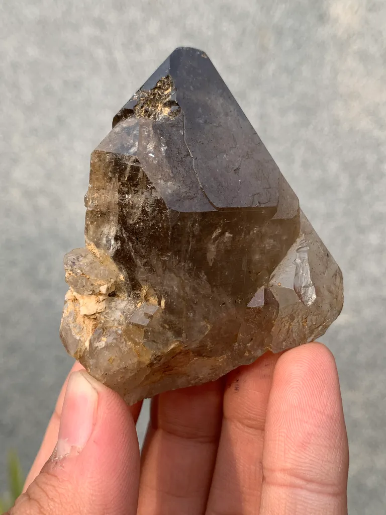 Smoky quartz from Pakistan - image 5