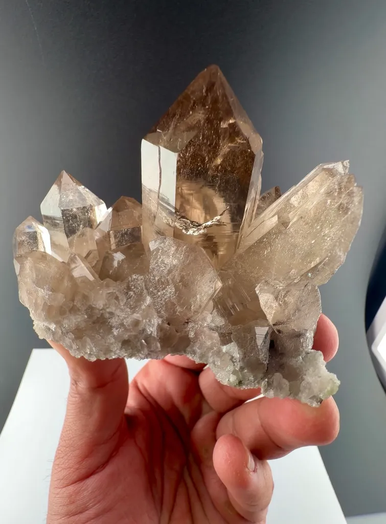 Smoky quartz from Pakistan - image 2