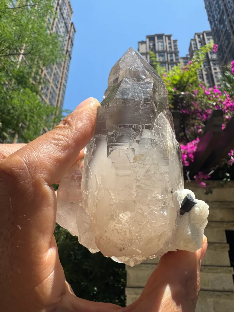 Smoky quartz from Pakistan, Gilgit-Baltistan image