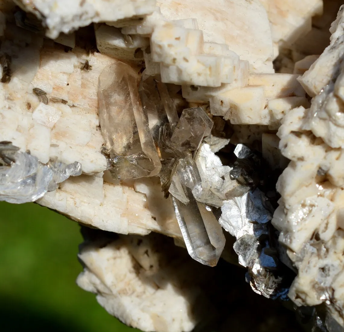 Smoky Quartz & Orthoclase Muscovite 1840 grams - Linópolis, Minas Gerais, Brazil - image 7