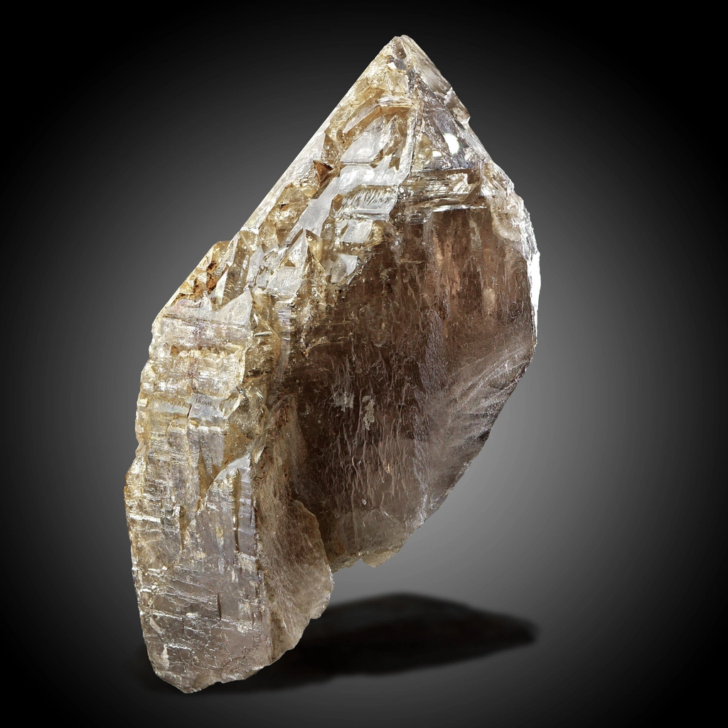 Smoky Window Quartz with Aquamarine from Minas Gerais, Brazil. A stunning piece featuring an amazing dance of shapes - image 3
