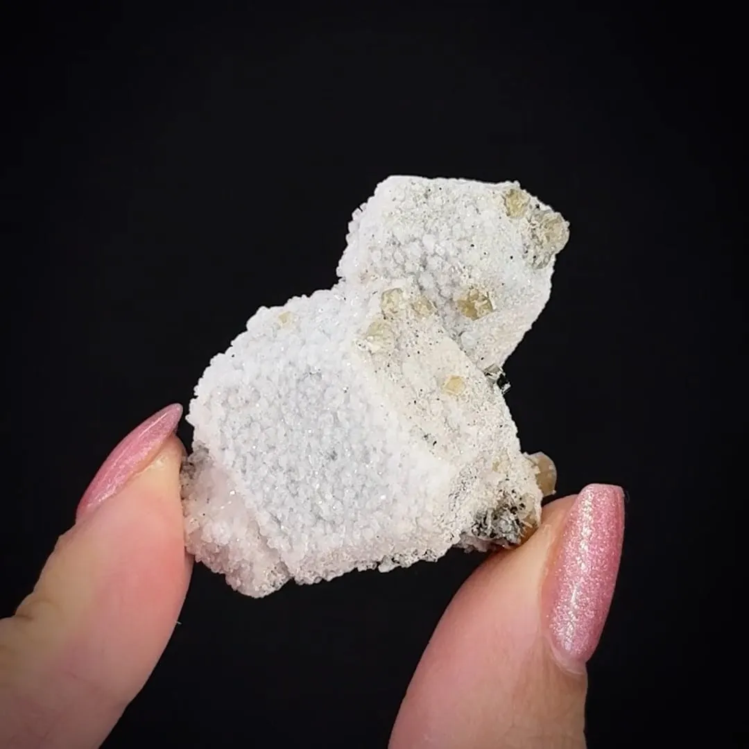 Sodalite var. Hackmanite - image 2