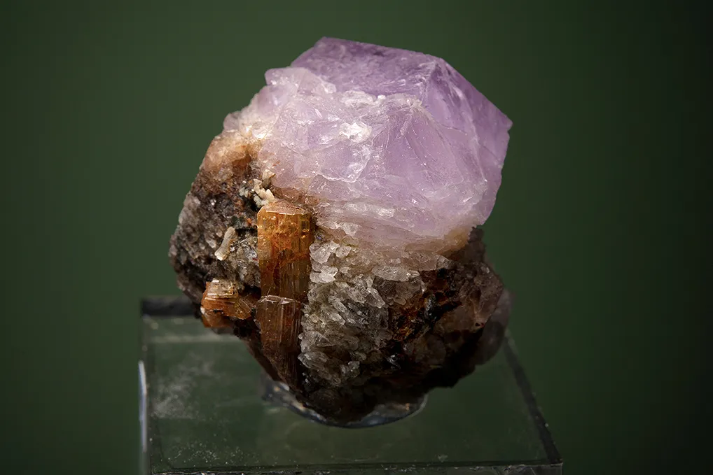 Sodalite var. Hackmanite - image 2