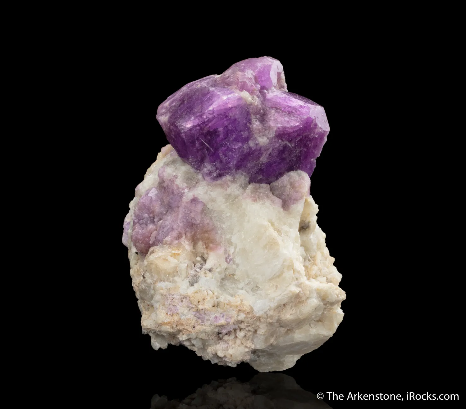 Sodalite var. Hackmanite - image 4