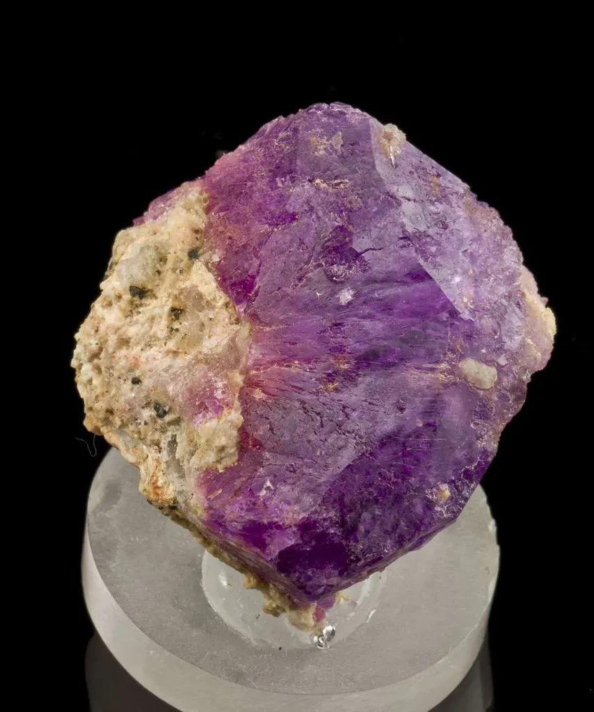 Sodalite Var. Hackmanite - image 5