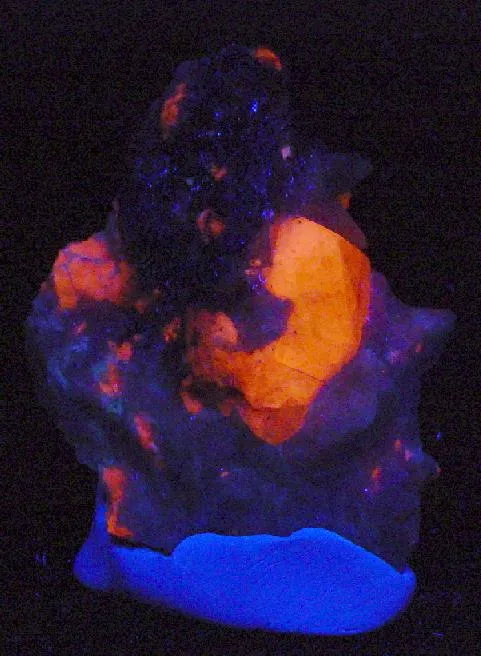 Sodalite (Var: Hackmanite), Winchite - image 2