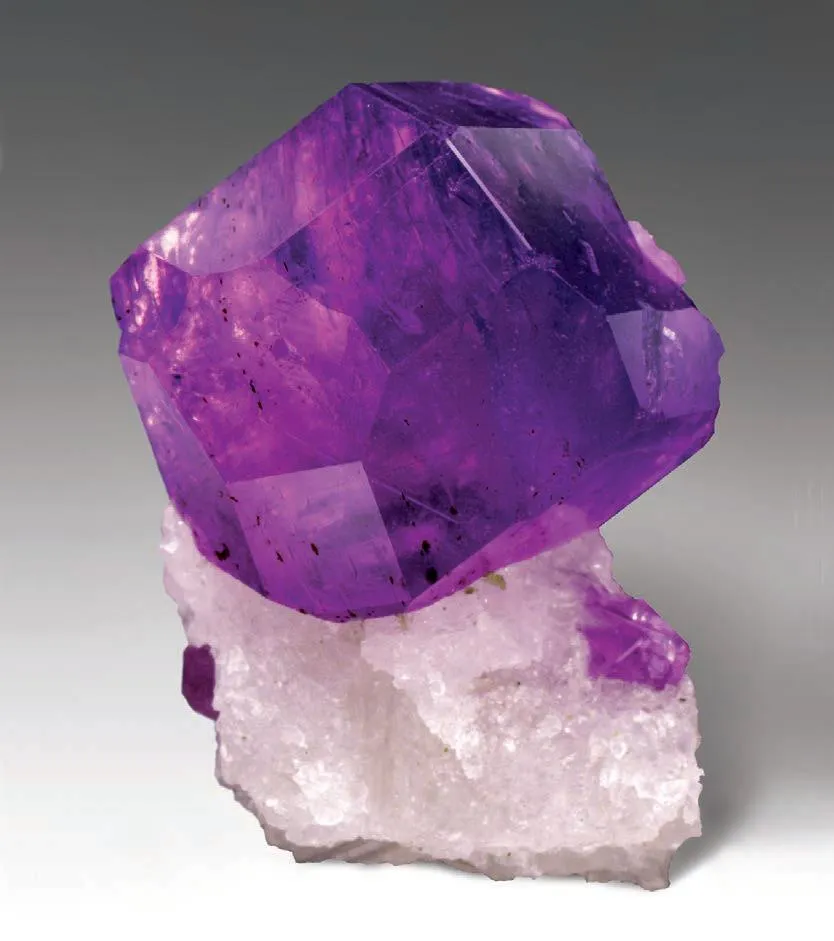 Sodalite (variety Hackmanite) image