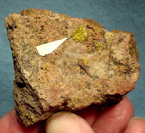 Soddyite image