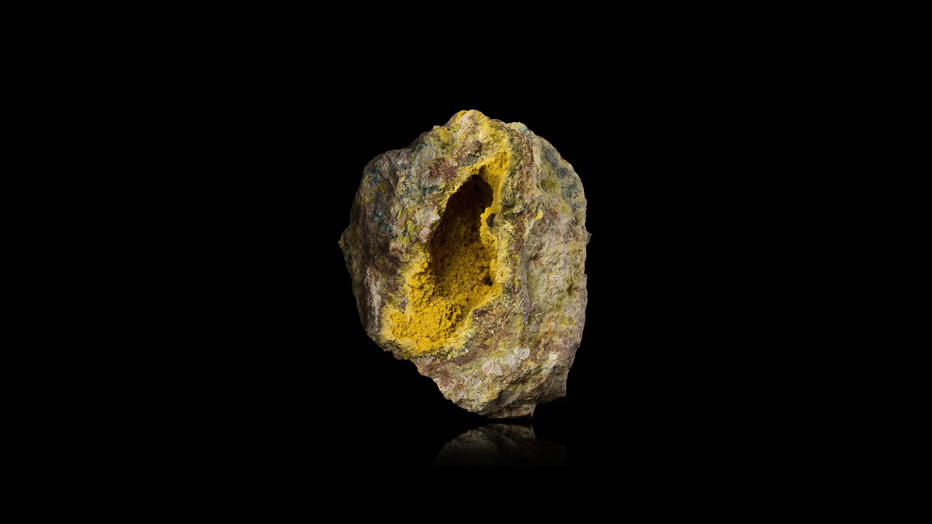 Soddyite - image 1