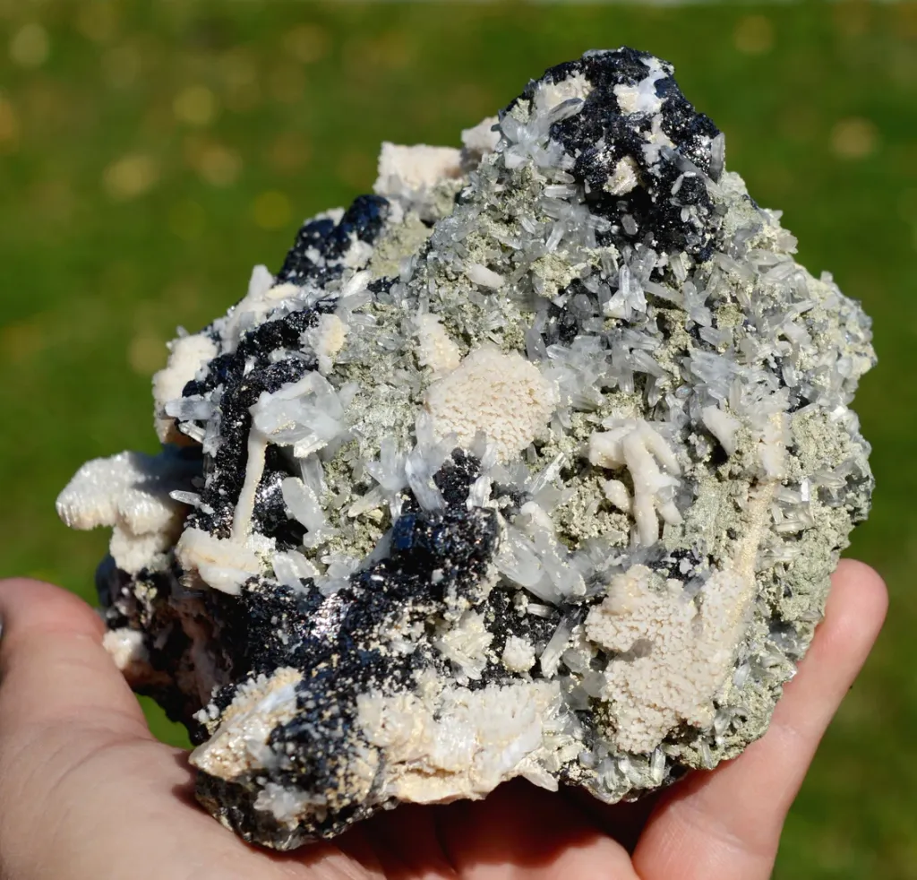 Spalerite var. Marmatite & Quartz calcite 1610 grams - Cavnic Mine, Cavnic, Maramureș, Romania - image 2
