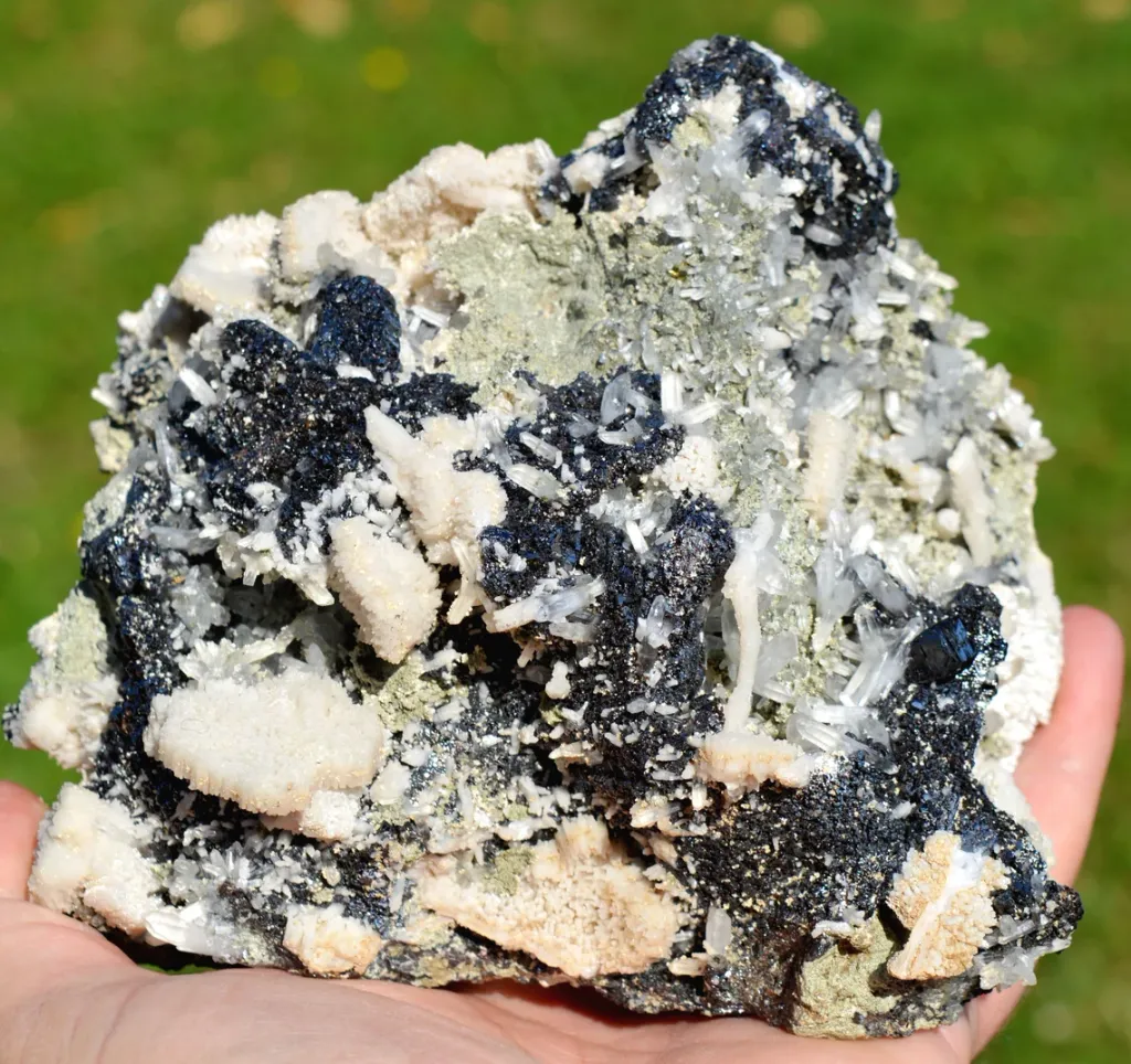 Spalerite var. Marmatite & Quartz calcite 1610 grams - Cavnic Mine, Cavnic, Maramureș, Romania image