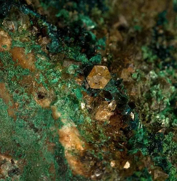 Spangolite, Brochantite, Quartz - image 3