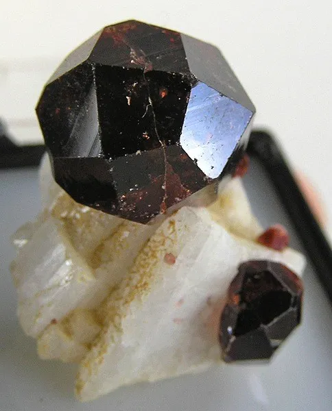 Spessartine image