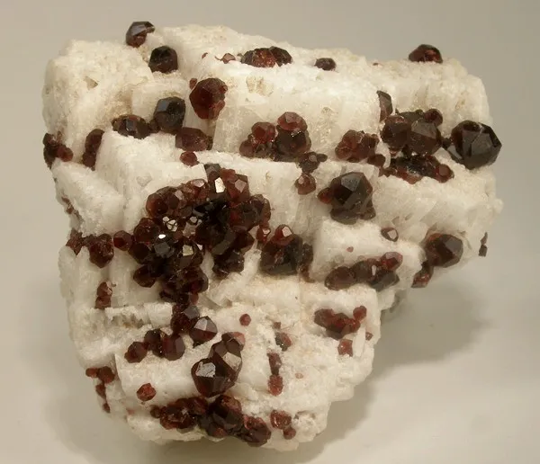 Spessartine, Albite image