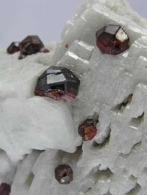 Spessartine, Albite - image 2
