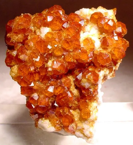 Spessartine, Albite - image 1