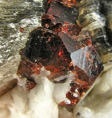 Spessartine, Albite, Muscovite - image 2