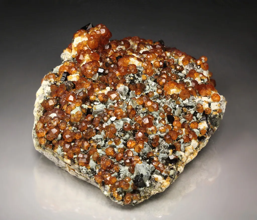 Spessartine from China, Fujian, Yunxiao Co., Tongbei, Wushan Spessartine Mine - image 4