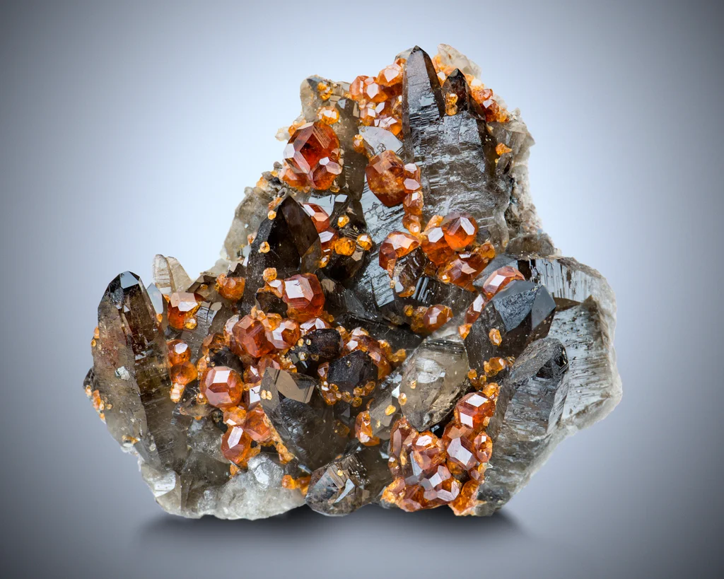 Spessartine from China, Fujian, Yunxiao Co., Tongbei, Wushan Spessartine Mine image