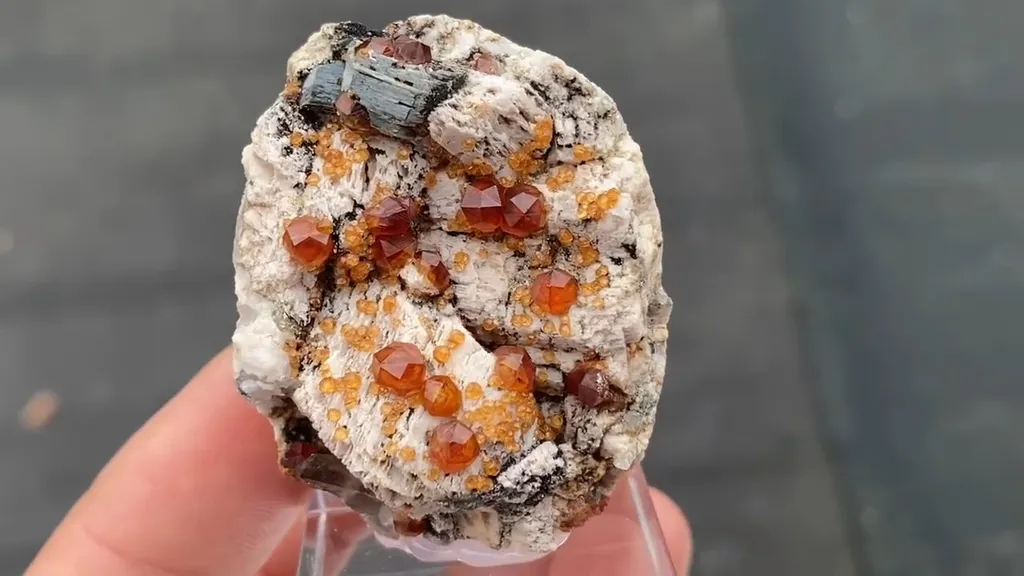 Spessartine Garnet - image 5