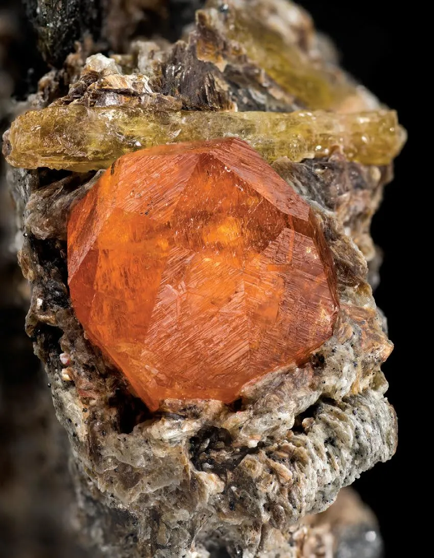 Spessartine, Kyanite - image 1