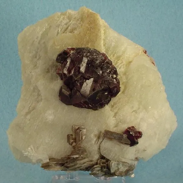 Spessartine, Muscovite, Albite image