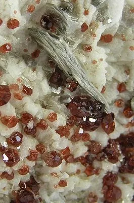 Spessartine, Muscovite - image 2