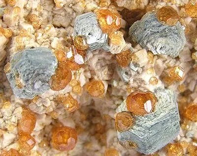 Spessartine, Muscovite - image 2