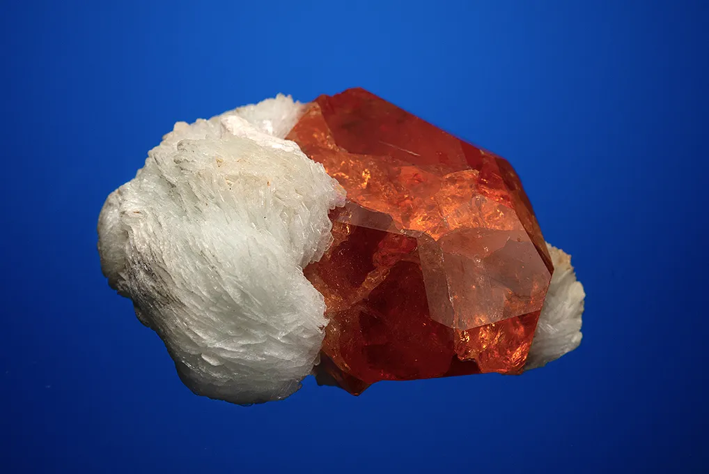 Spessartine on Albite var. Cleavelandite - image 4