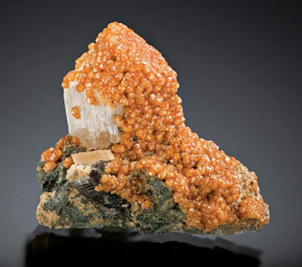 Spessartine on Topaz image