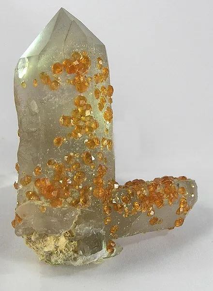 Spessartine, Quartz image