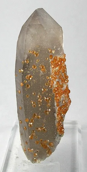 Spessartine, Quartz image