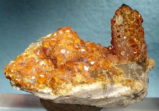 Spessartine, Quartz image