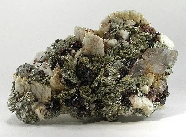 Spessartine, Quartz image
