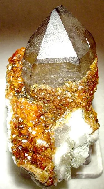 Spessartine, Quartz (Var: Smoky Quartz), Albite image