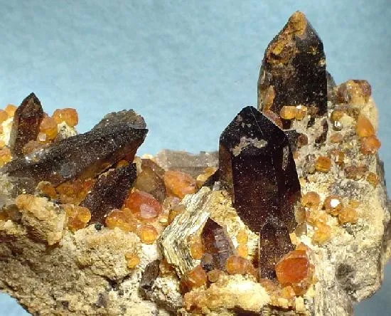 Spessartine, Quartz (Var: Smoky Quartz) - image 2