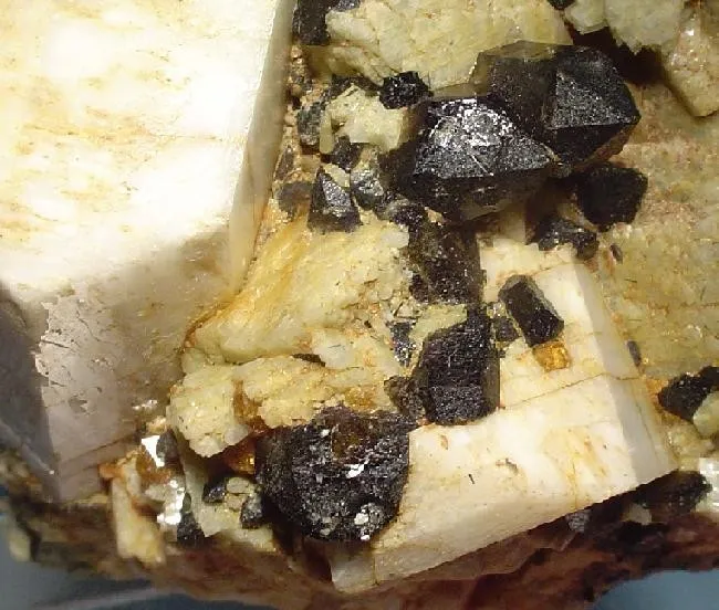 Spessartine, Quartz (Var: Smoky Quartz), Orthoclase - image 2