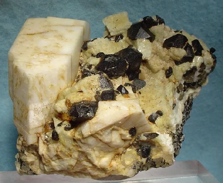 Spessartine, Quartz (Var: Smoky Quartz), Orthoclase image