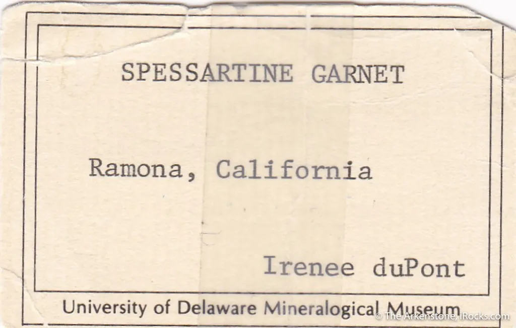 Spessartine with Albite and Muscovite - image 3