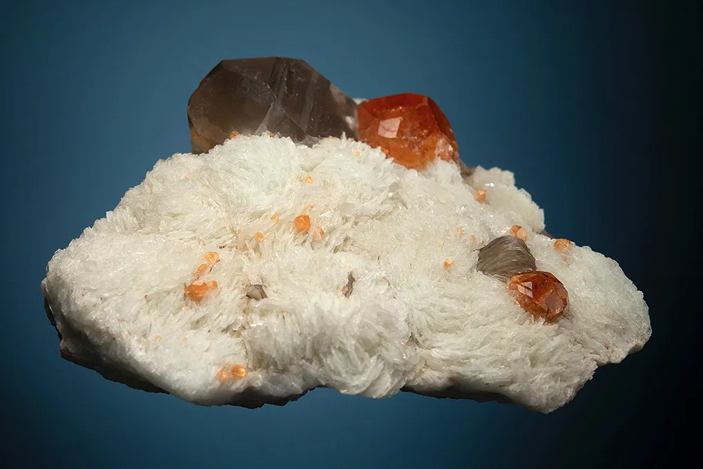 Spessartine with Quartz var. Smoky on Albite var. Cleavelandite - image 4