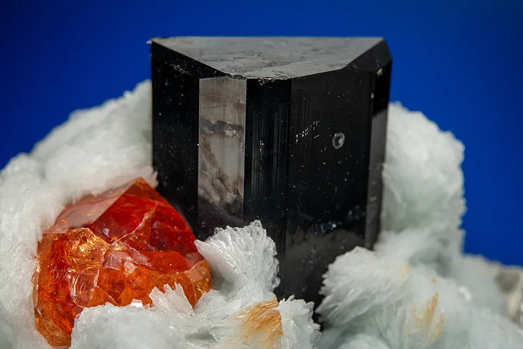 Spessartine with Schorl and Albite var. Cleavelandite - image 2