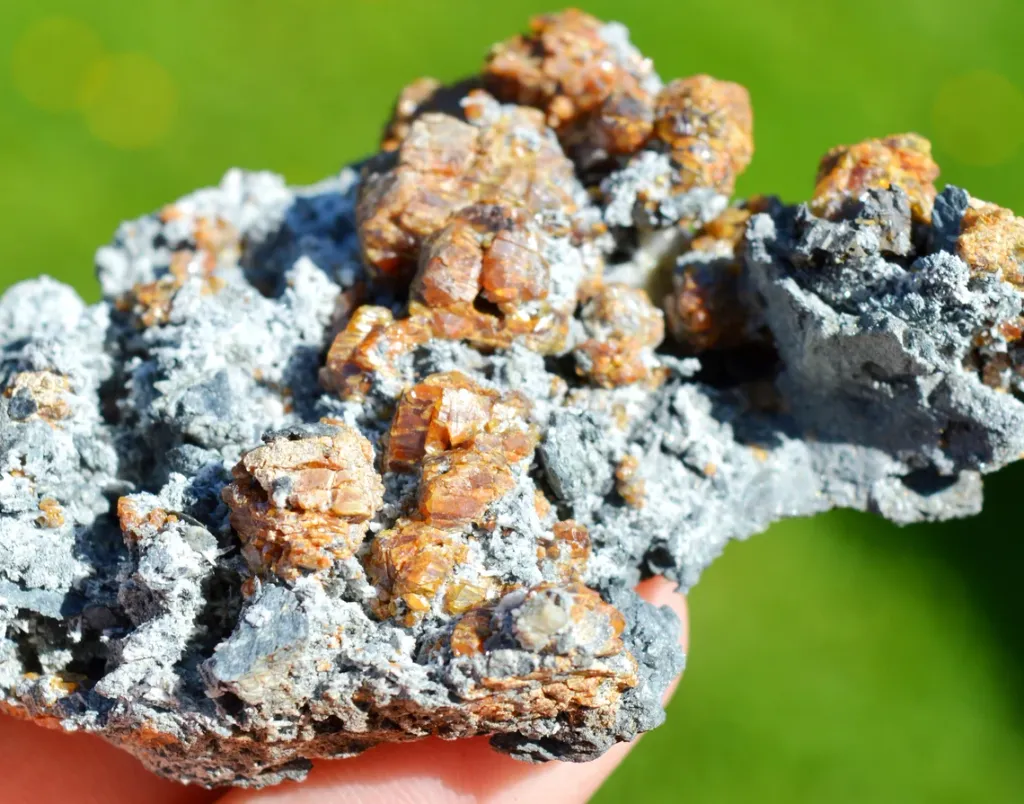 Sphalerite and Quartz 111 grams - Haus Rappoltstein vein, Neuenburg, Haut-Rhin, Alsace, France - image 4