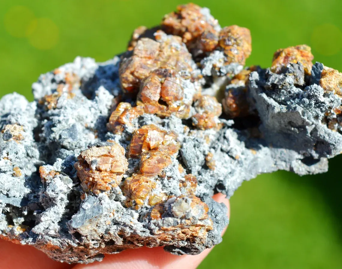 Sphalerite and Quartz 111 grams - Haus Rappoltstein vein, Neuenburg, Haut-Rhin, Alsace, France - image 4